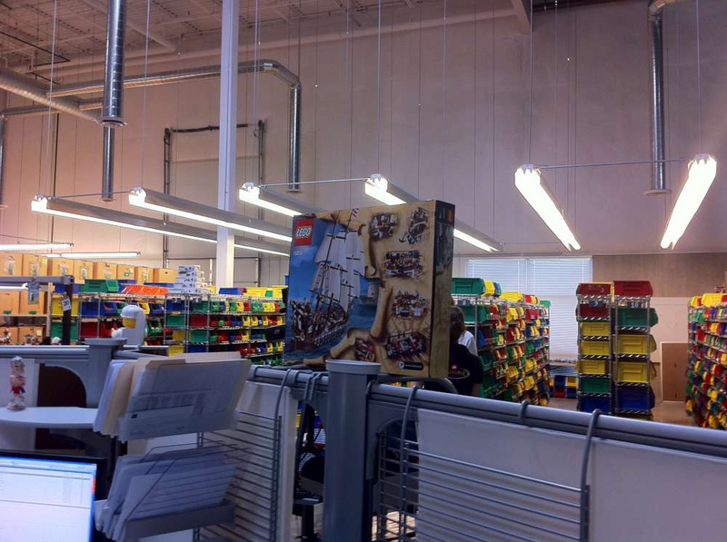 Illustration for article titled LEGO TOUR
